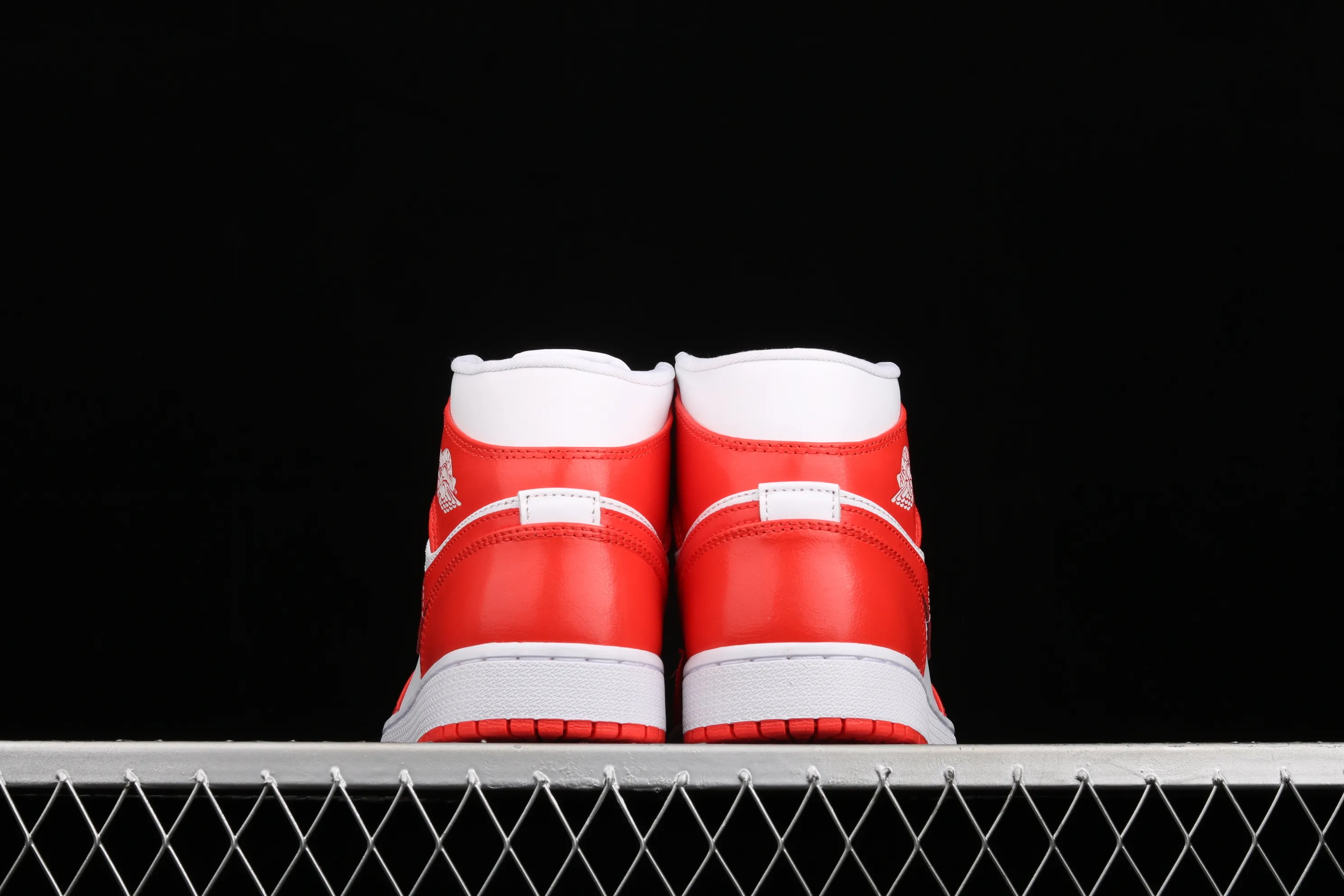 All Categories Air Jordan Jordan Series Basketball Shoes Air Jordan 1 Mid Air Jordan 1 Mid AJ1 Joe 1 White Orange Mid-top Versatile Casual Sports Shoes BQ6472-116